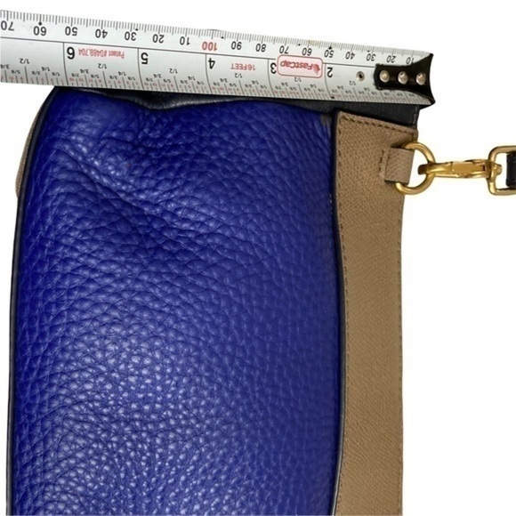 Marc by Marc Jacobs
Sheltered Island Colorblock Blue Multi Leather Messenger Bag - Picture 7 of 10
